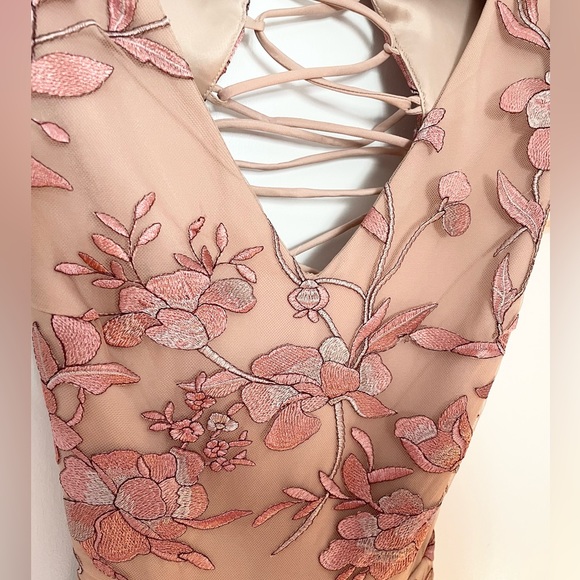 Embroidered Floral Pink Dress Lace Up - Picture 7 of 8